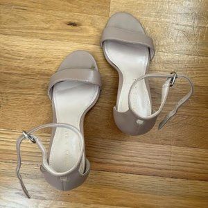 Kelly & Katie, Hailee Sandal, Taupe, Size 7.5